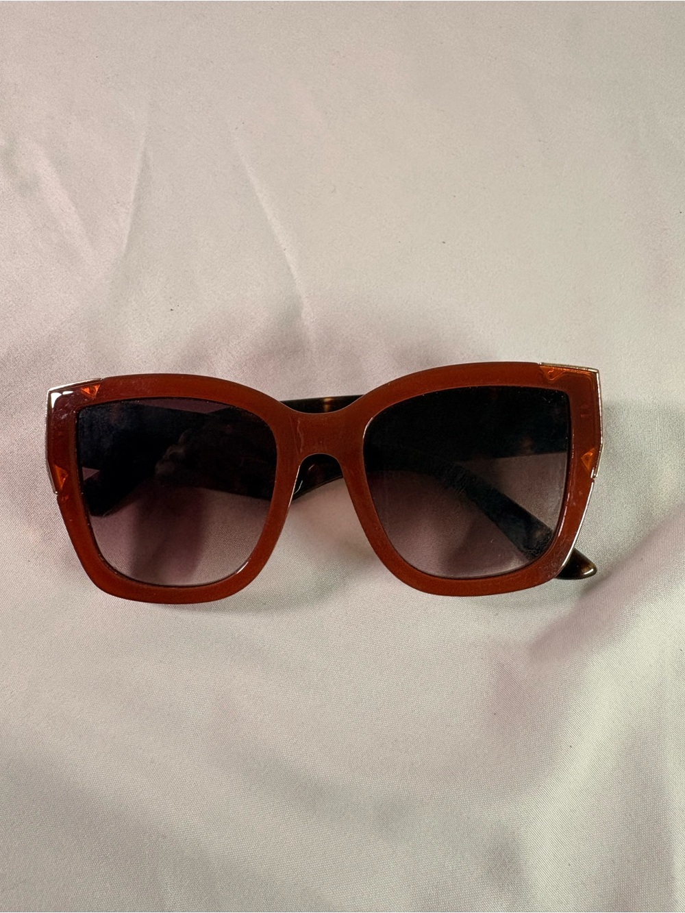 Women's Oversized Amber Square Sunglasses( arm is very loose)